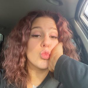 Meet your Posher, Izzy